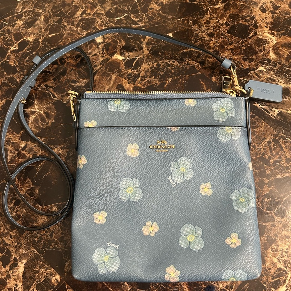 Coach Floral Messenger Crossbody Bag w/pansy print